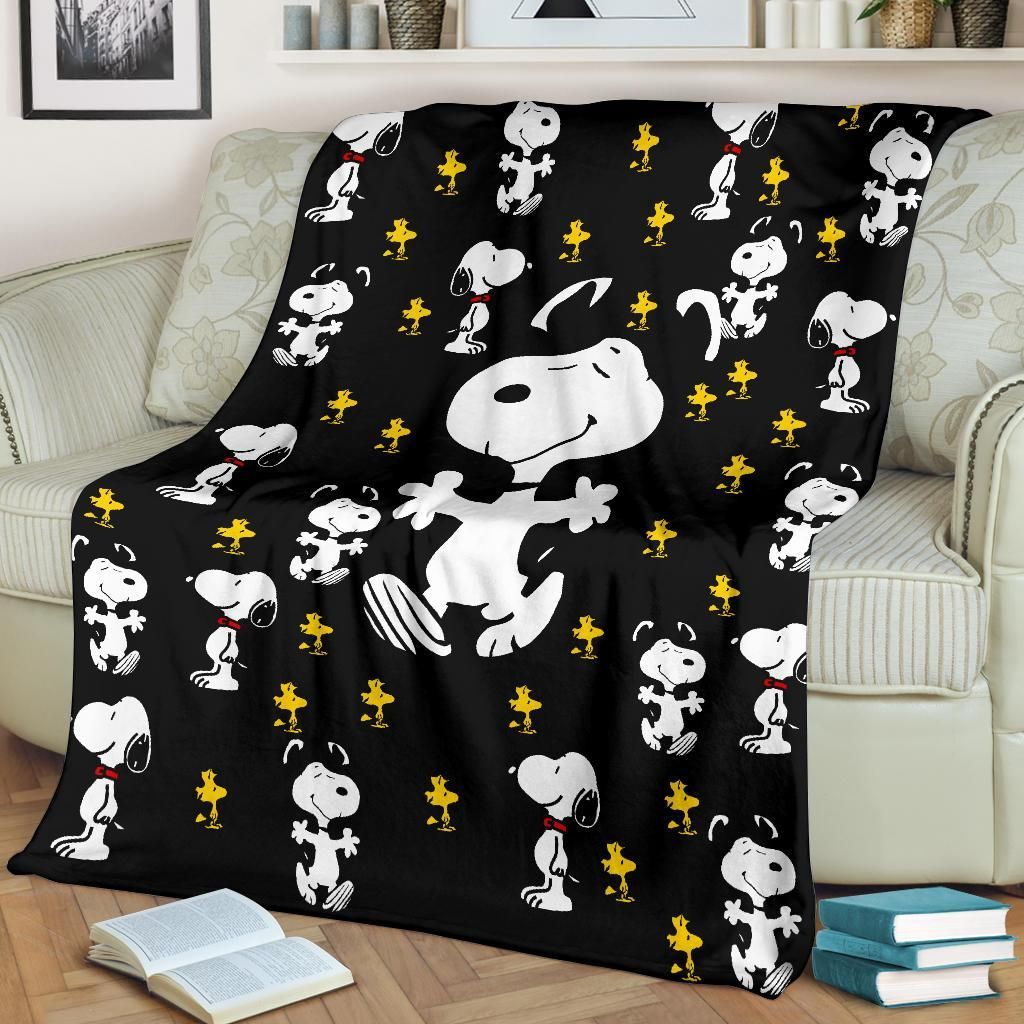 SNOOPY FRIENDSHIP WITH WOODSTOCK FLEECE BLANKET SNOOPY FRIENDSHIP WITH WOODSTOCK FLEECE BLANKET