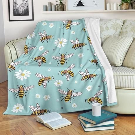 BEE AND WHITE DAISY BEST SELLER FLEECE BLANKET GIFT FOR FAN BEE AND WHITE DAISY BEST SELLER FLEECE BLANKET GIFT FOR FAN