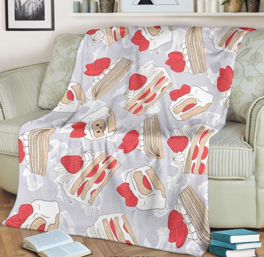 CUTE STRAWBERRY CAKE BEST SELLER FLEECE BLANKET GIFT FOR FAN CUTE STRAWBERRY CAKE BEST SELLER FLEECE BLANKET GIFT FOR FAN