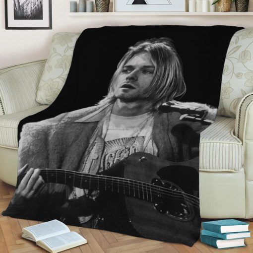 KURT COBAIN VINTAGE FLEECE BLANKET GIFT FOR FAN KURT COBAIN VINTAGE FLEECE BLANKET GIFT FOR FAN