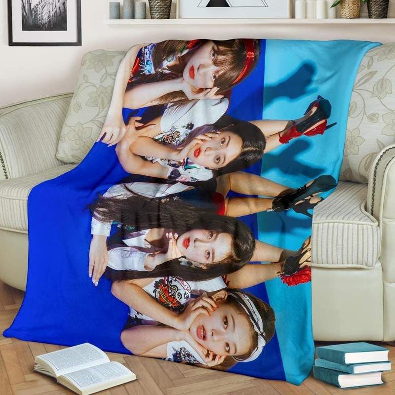RED VELVET POWER UP FLEECE BLANKET GIFT FOR FAN RED VELVET POWER UP FLEECE BLANKET GIFT FOR FAN