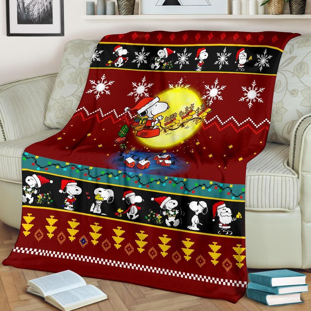 SNOOPY RED CHRISTMAS FLEECE BLANKET GIFT FOR FAN SNOOPY RED CHRISTMAS FLEECE BLANKET GIFT FOR FAN