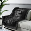 BETTY BOOP CARTOON SO CUTE WITH ROSE BEST SELLER FLEECE BLANKET GIFT FOR FAN