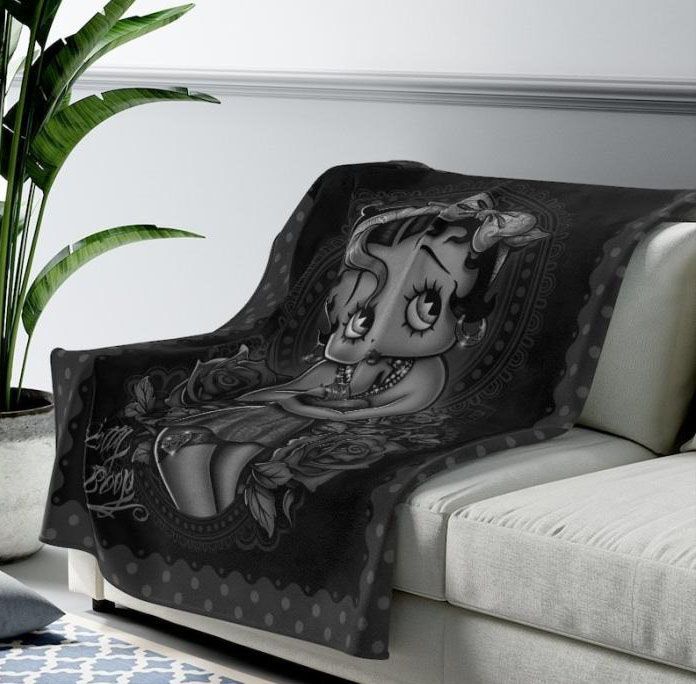 BETTY BOOP CARTOON SO CUTE WITH ROSE BEST SELLER FLEECE BLANKET GIFT FOR FAN BETTY BOOP CARTOON SO CUTE WITH ROSE BEST SELLER FLEECE BLANKET GIFT FOR FAN