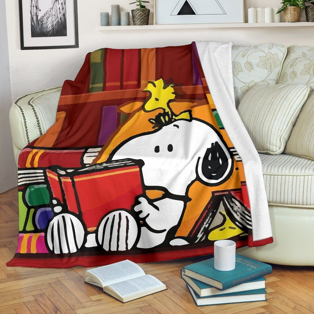 BOOKWORM SNOOPY AND WOODSTOCK FOR BOOK LOVERS FLEECE BLANKET BOOKWORM SNOOPY AND WOODSTOCK FOR BOOK LOVERS FLEECE BLANKET
