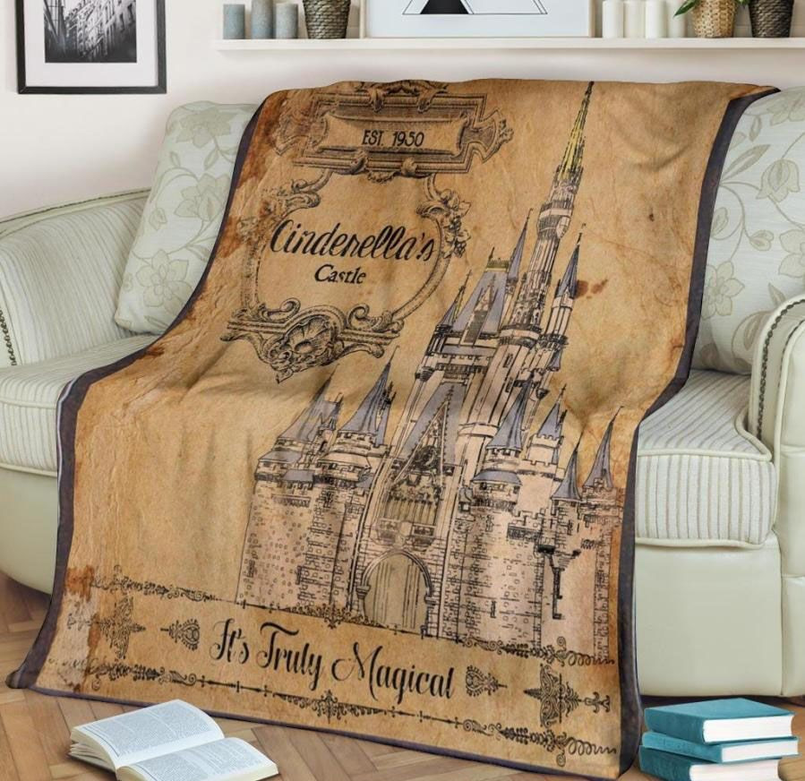 CINDERELLA’S CASTLE BEST SELLER FLEECE BLANKET GIFT FOR FAN CINDERELLA’S CASTLE BEST SELLER FLEECE BLANKET GIFT FOR FAN
