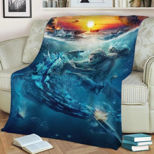 GODZILLA VS KONG BEST SELLER FLEECE BLANKET GIFT FOR FAN GODZILLA VS KONG BEST SELLER FLEECE BLANKET GIFT FOR FAN