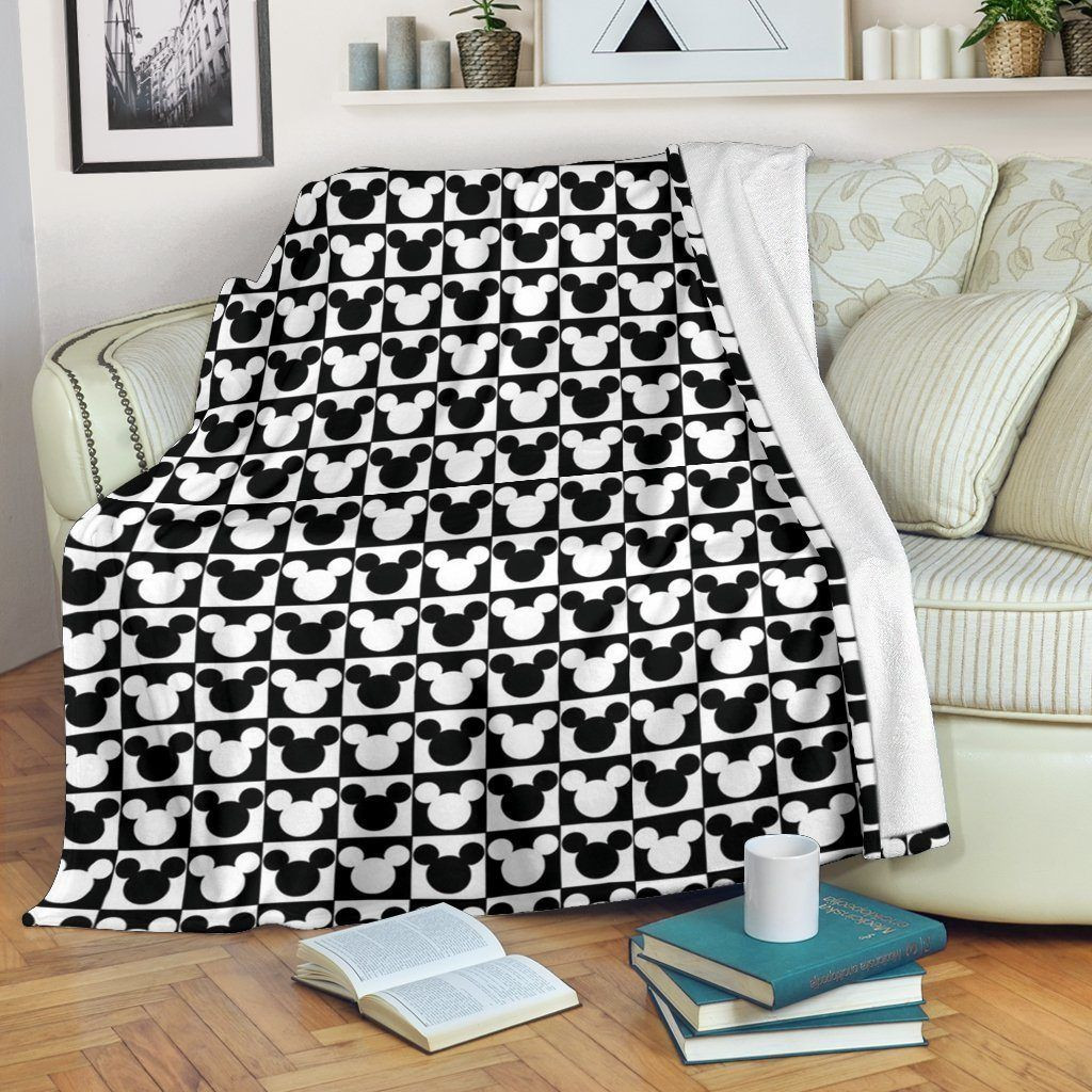 FUNNY MICKEY HAT DISNEY FLEECE BLANKET GIFT FOR FAN FUNNY MICKEY HAT DISNEY FLEECE BLANKET GIFT FOR FAN