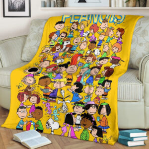 SNOOPY AND CHARLIE BROWN AND PEANUTS WITH FRIENDS FLEECE BLANKET GIFT FOR FAN