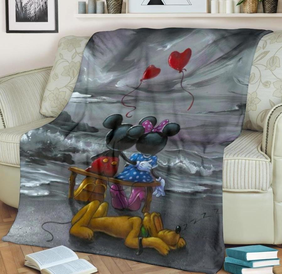 MICKEY AND MINNIE IN LOVE HEART BALLOON DISNEY BEST SELLER FLEECE BLANKET GIFT FOR FAN MICKEY AND MINNIE IN LOVE HEART BALLOON DISNEY BEST SELLER FLEECE BLANKET GIFT FOR FAN