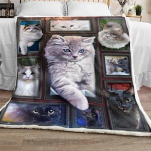 Juno White Cat Blanket