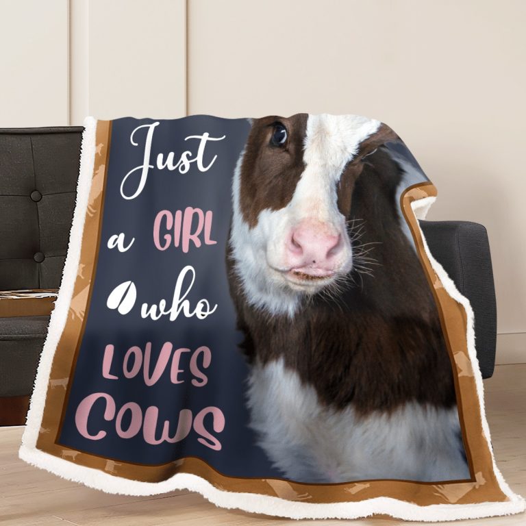 Just-A-Girl-Who-Loves-Cows-Blanket-3