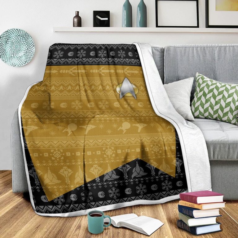 Star-Trek-The-Next-Generation-1987-Yellow-Blanket-Limited-Edition-3