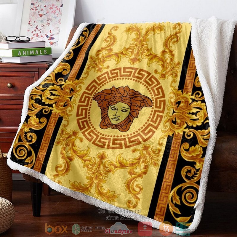 Versace Gold Black Fleece Blanket Versace Gold Black Fleece Blanket
