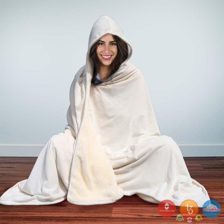 Viking-Cerberus-Red-White-Blanket-1